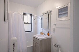 596 W Hawthorne in Chicago, IL - Foto de edificio - Interior Photo
