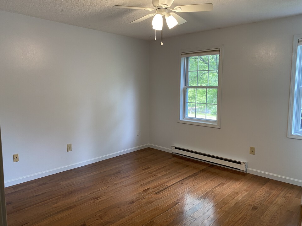 252 Twin Oaks Ter, Unit 252 in South Burlington, VT - Building Photo