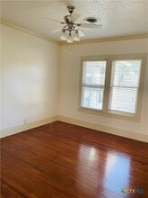 302 W French St in Cuero, TX - Building Photo - Building Photo