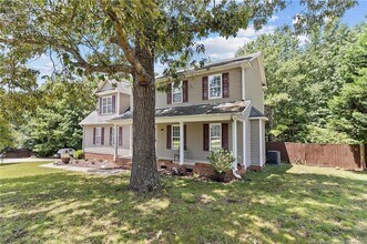 18 Iredell St in Spring Lake, NC - Building Photo - Building Photo