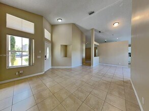 927 Stanton Dr in Weston, FL - Building Photo - Building Photo