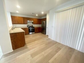7863 Warwickshire Way in Las Vegas, NV - Foto de edificio - Building Photo