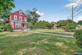 66 Boulevard in New Milford, NJ - Building Photo - Building Photo