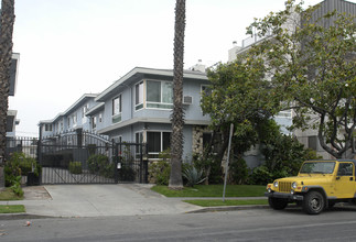 1774 N Harvard Blvd in Los Angeles, CA - Building Photo - Building Photo