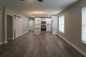 3703 Market St in Houston, TX - Building Photo - Building Photo