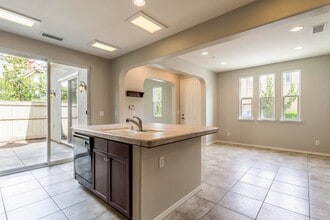 3812 Vermont Ln in Clovis, CA - Building Photo - Building Photo