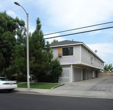 7271-7281 Wyoming St in Westminster, CA - Foto de edificio - Building Photo