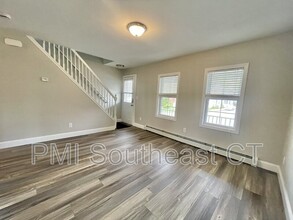 253 Yantic St in Norwich, CT - Building Photo - Building Photo