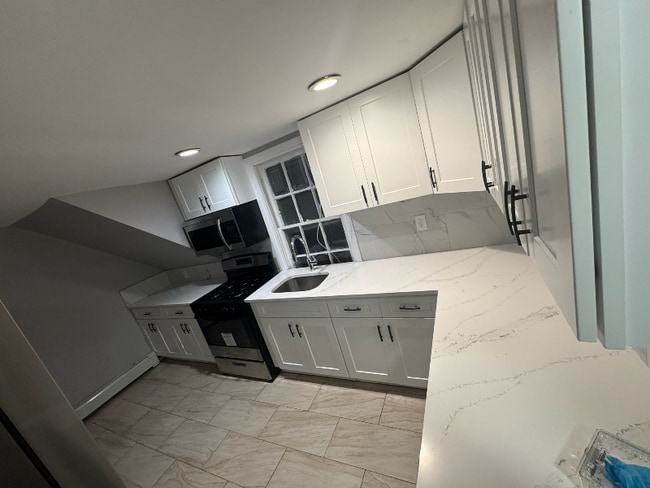 28 Evergreen Ave in Poughkeepsie, NY - Building Photo - Building Photo