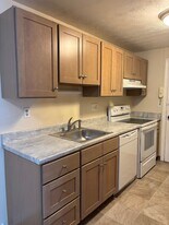 1196 Middle Tpke W, Unit C-1 in Manchester, CT - Building Photo