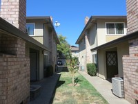 Cypress Meadows in Sacramento, CA - Foto de edificio - Building Photo