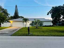 1518 SE 32nd St in Cape Coral, FL - Building Photo