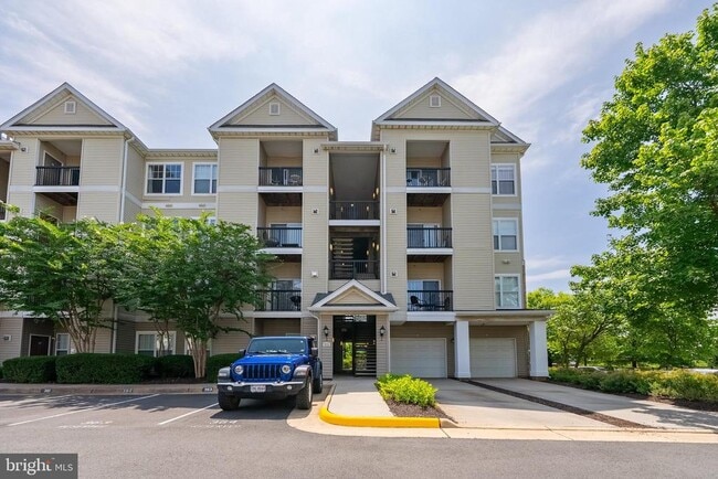 5123 Travis Edward Way in Centreville, VA - Building Photo - Building Photo