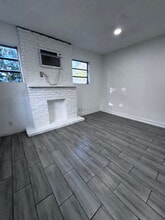 841 NW 116th Ter, Unit # 1 in Miami, FL - Foto de edificio - Building Photo