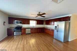 306 Lake Shore S in Montague, NJ - Building Photo