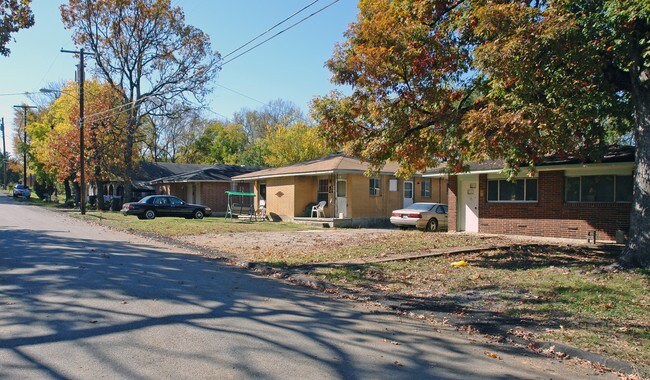 2405 12th Ave in Chattanooga, TN - Foto de edificio - Building Photo