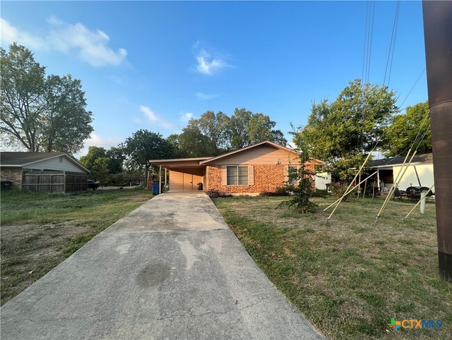 1792 Kuehler Ave in New Braunfels, TX - Building Photo - Building Photo