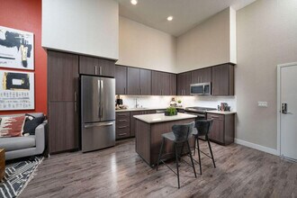 398 Ortega Ave in Mountain View, CA - Foto de edificio - Building Photo