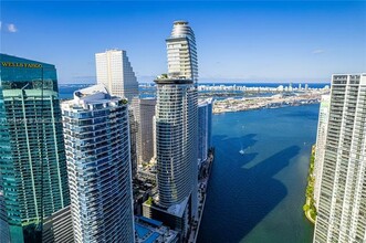 300 Biscayne Boulevard Way, Unit 1909 in Miami, FL - Foto de edificio - Building Photo