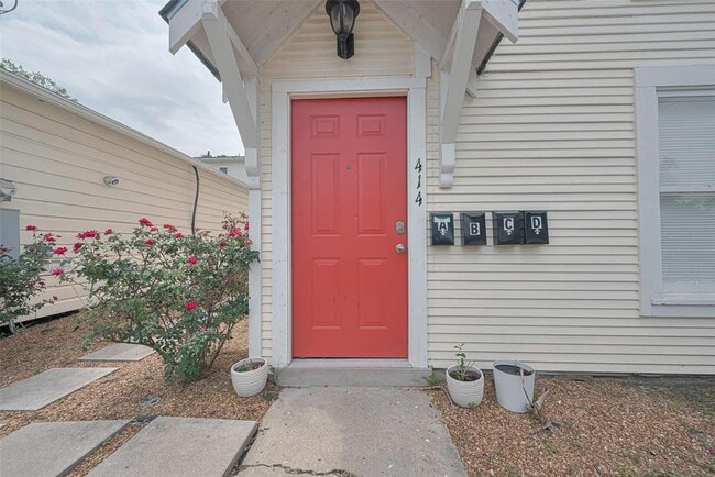 property at 414 E 9th St