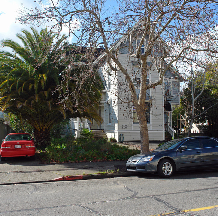 1607 5th Ave in San Rafael, CA - Building Photo