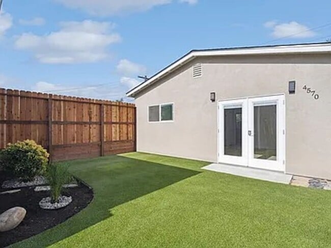 4570 Cochise Way in San Diego, CA - Building Photo - Building Photo