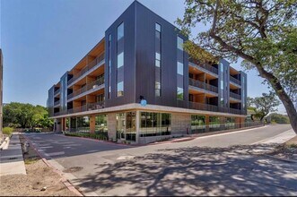 900 S 1st St in Austin, TX - Building Photo - Building Photo