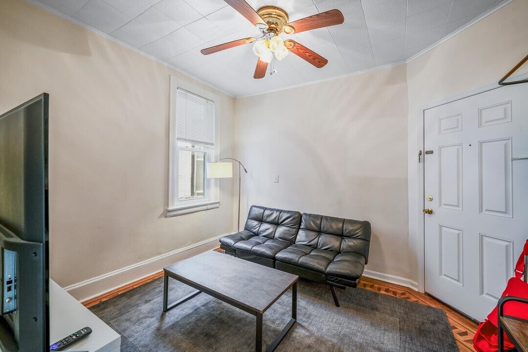 4 Lincoln Pl in Weehawken, NJ - Building Photo