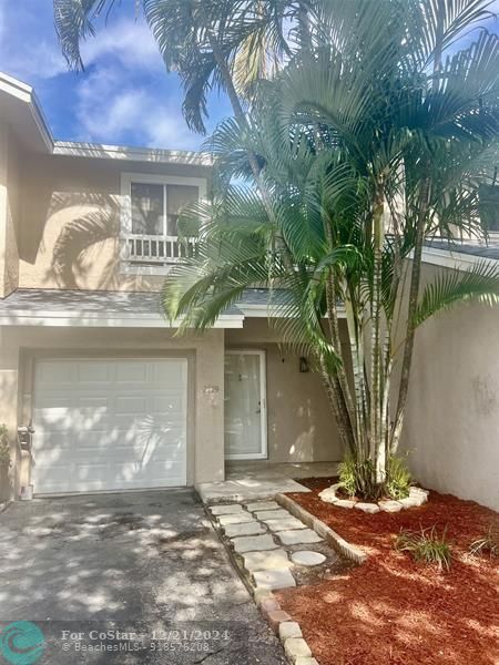 2119 Discovery Cir W in Deerfield Beach, FL - Building Photo