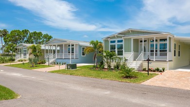 Blue Heron Pines in Punta Gorda, FL - Foto de edificio - Primary Photo