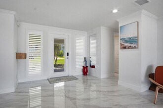 455 Bayside Ave in Naples, FL - Foto de edificio - Building Photo