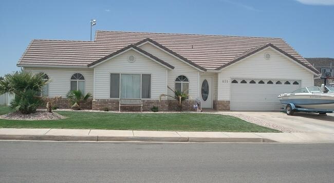 831 N 100 W in Hurricane, UT - Building Photo