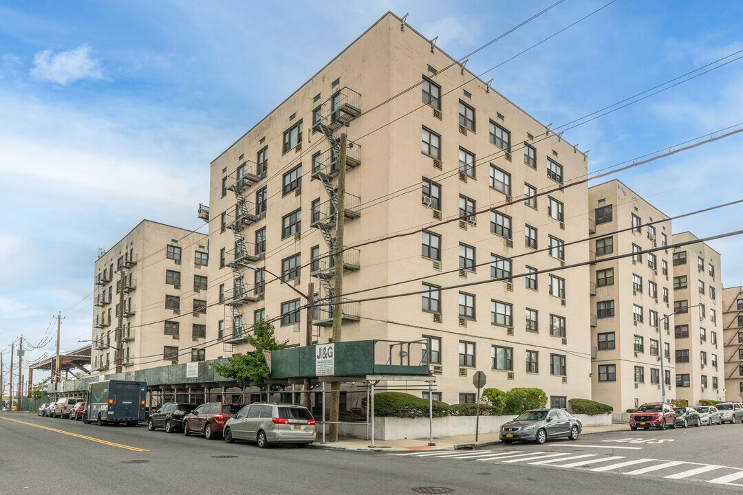 Seacrest Towers in Brooklyn, NY - Building Photo