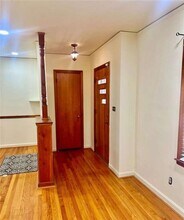 2560 Wood Valley Dr in East Point, GA - Building Photo - Building Photo