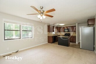 585 Kurtz Rd in Marietta, GA - Building Photo - Building Photo