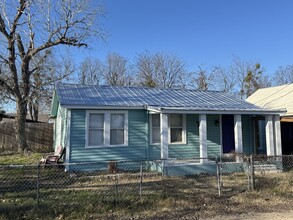 1101 E Dodge St in Stephenville, TX - Building Photo - Building Photo