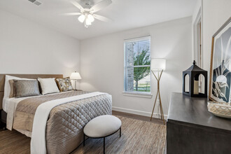 The Ellery at Westchester in Grand Prairie, TX - Foto de edificio - Building Photo