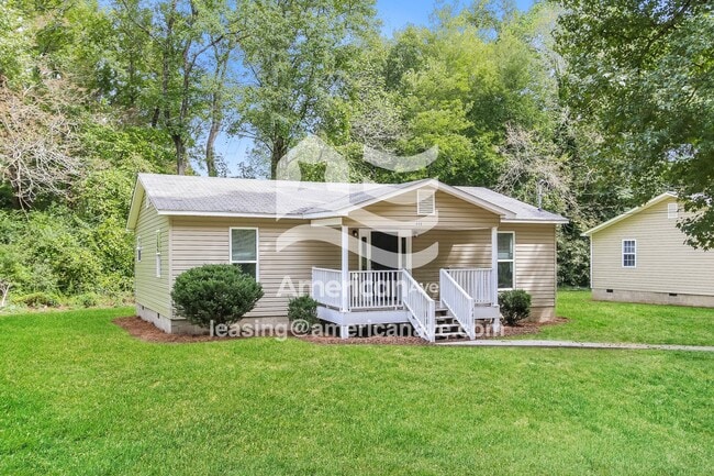 448 Bussey Ave in Thomson, GA - Foto de edificio - Building Photo