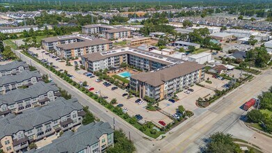 Avasa Spring Branch in Houston, TX - Foto de edificio - Building Photo