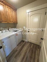 2083 N Raspberry Dr in Saratoga Springs, UT - Building Photo - Building Photo