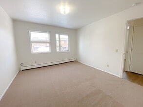 3909 Malaspina Cir in Anchorage, AK - Building Photo - Building Photo