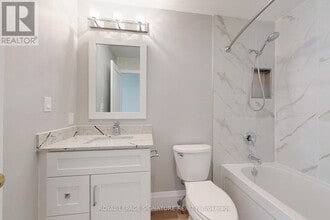 102 Bloor St W in Toronto, ON - Building Photo - Building Photo