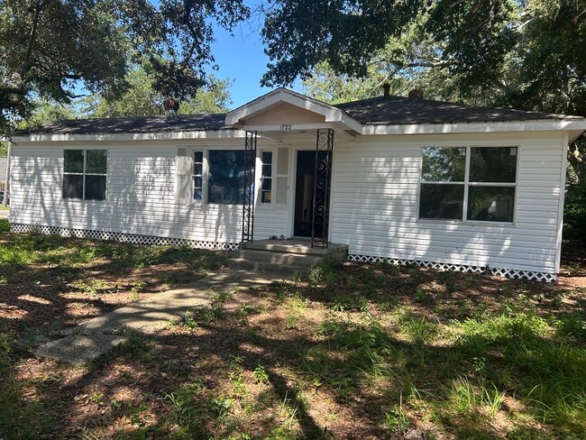 property at 1722 Terrace Dr