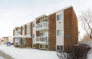 11035 124th St NW in Edmonton, AB - Building Photo