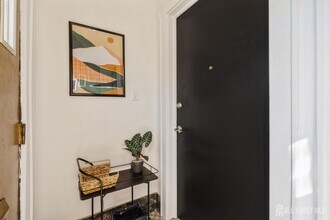 41-43 Poe Avenue Unit in Newark, NJ - Foto de edificio - Building Photo