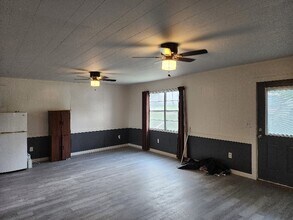 137 Chickasaw in Smithville, TX - Building Photo - Building Photo