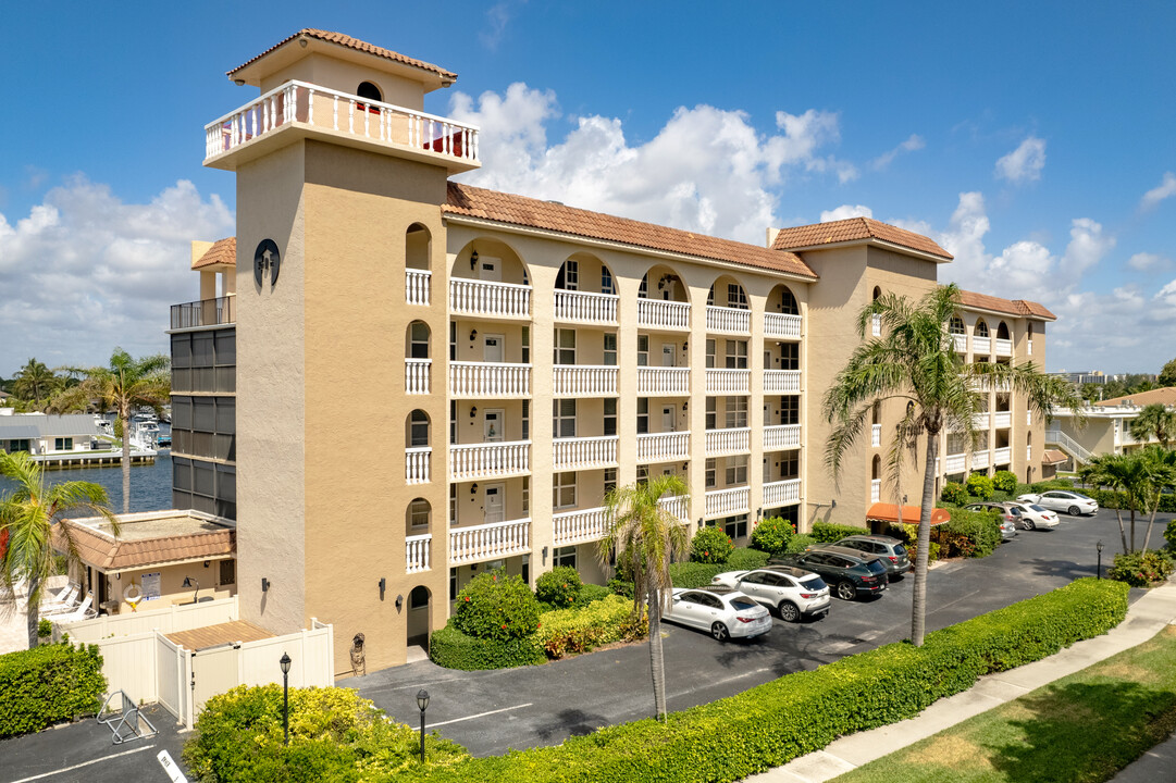 Torremar Condominium in Deerfield Beach, FL - Building Photo