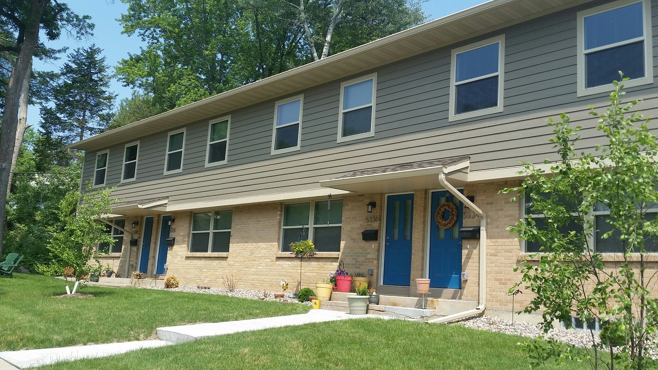 Brody Townhomes in Madison, WI - Foto de edificio