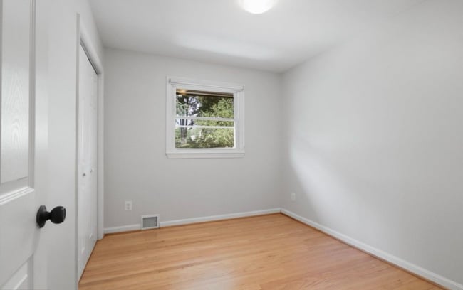 5954 Kedron St in Springfield, VA - Building Photo - Building Photo