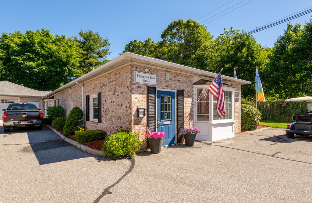 Parlmont Park Apartments in Billerica, MA